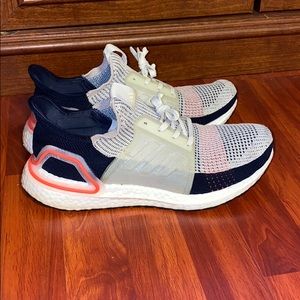 Men’s Adidas Ultraboost 2019 Running Sz 10